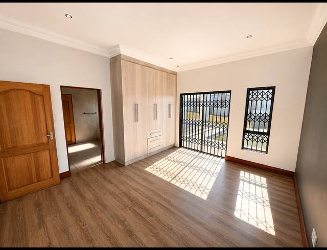 4 BEDROOM HOUSE FOR SALE IN BANKENVELD GOLF ESTATE
